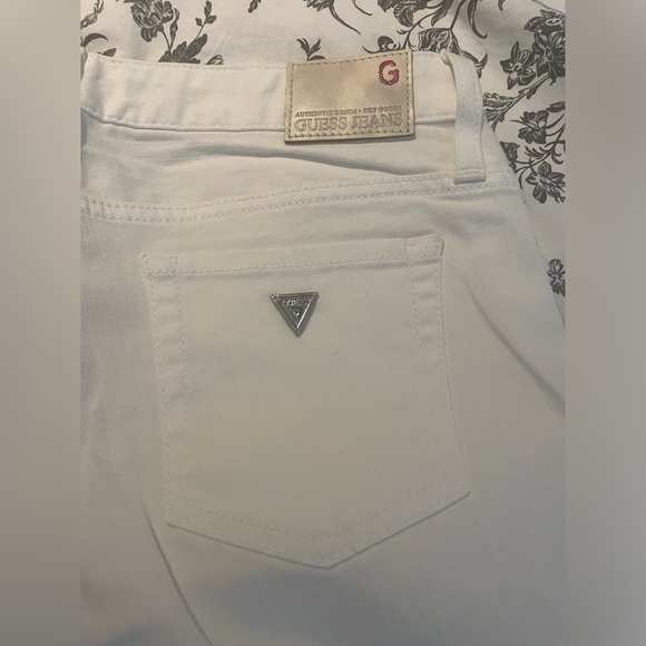 WHITE GUESS JEANS PERFECT CONDITION - Picture 3 of 4